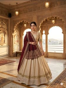   Lehenga Choli Tradicional para Mujer con Conjunto de Dupatta Bordado en Color Granate para Bodas y Festivales Indios - Product Image 2