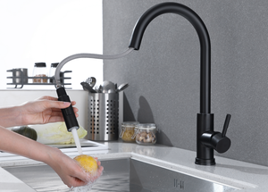 Tirare giù SUS304 della cucina del <span class=keywords><strong>sensore</strong></span> in acciaio inox nero due funzioni spruzzatore lavello della cucina di tocco <span class=keywords><strong>rubinetto</strong></span> del <span class=keywords><strong>sensore</strong></span> - Product Image 4