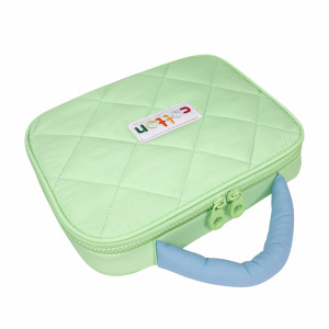 Étui à cosmétiques personnalisé matelassé avec logo pour articles de toilette, vert/rouge, sac à maquillage en nylon à fermeture éclair tendance pour femmes, 37x5x27cm - Product Image 4