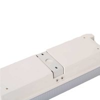 Projecteur mural LED d'urgence IP65 Tri-proof 20W 30W 40W avec test automatique 4800lm LiFePO4 CB CE HK COC et indicateur directionnel OEM