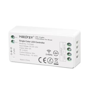 Venta al por mayor Mi Light <span class=keywords><strong>Fut</strong></span> 036s 2,4 GHz Controlador LED de un solo color Mi Boxer - Product Image 1