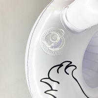 Usine de haute qualité directement fournisseur personnalisé PVC gonflable blanc cygne flotteur boisson piscine porte-gobelet pour l'été