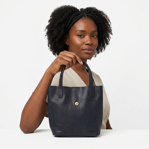 Bolso de Mano Tipo Cubo Pequeño de Cuero Genuino Verde, Bolso Tote para Mujer con Cierre de Botón, Origen Japón, para Compras Diarias y Viajes - Product Image 1