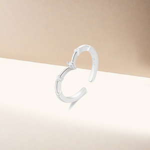 Bague ouverte ROXI Platinum en argent sterling 925, simple, en forme de V, avec zircon - Product Image 6