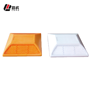 Năng lượng mặt trời đường Stud ánh sáng phản xạ an toàn giao thông phản chiếu lớn lên vỉa hè đánh dấu nhựa Mèo mắt đường đinh tán - Product Image 4