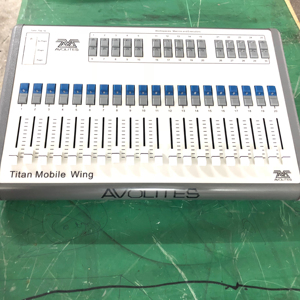Yifa Tiger แผงควบคุม <span class=keywords><strong>DMX</strong></span> ปีกเฟดเดอร์แบบปีกสัมผัสสำหรับไฟเวที - Product Image 1