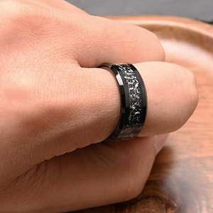 Anelli Classici in Carburo di Tungsteno Nero TG per Uomo e Donna, 8mm Piatti con Frammenti di Meteorite Incastonati, <span class=keywords><strong>Fede</strong></span> <span class=keywords><strong>Nuziale</strong></span> e di Fidanzamento - Product Image 6