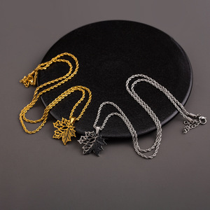 สร้อยคอจี้รูปใบเมเปิ้ลกลวงสแตนเลสสีทองสีเงินสำหรับผู้ชายเครื่องประดับแฟชั่น - Product Image 2