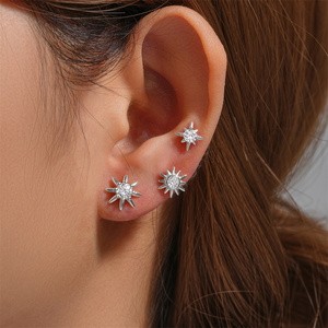CANNER Lot de 3 paires de boucles d'oreilles clous délicates en argent sterling S925 plaqué or 18 carats, motif tournesol, étoile et fleur, collection bijoux soleil et brillance - Product Image 6