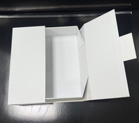 Boîte cadeau pliable écologique et recyclable en carton de pâte à papier avec pelliculage mat et gaufrage, design personnalisé pour bagues et colliers