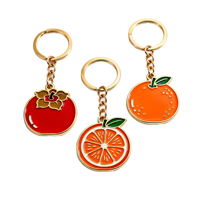 Emaille cartoon fruitvormige sleutelhanger van zinklegering, op maat gemaakt ontwerp in perzikoranje, lichtgewicht, waterdicht, voor schattige kinderen