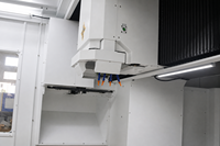 Centre d'usinage vertical CNC à double colonne robuste DC1520, entièrement fermé IP54, étanche à la poussière et à l'eau, avec interverrouillage de porte de sécurité