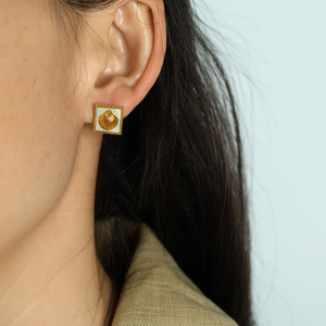Pendientes geométricos con diseño de concha, pendientes cuadrados de aleación de zinc en oro negro, joyería de moda para mujer, estilo Otoño Invierno - Product Image 4