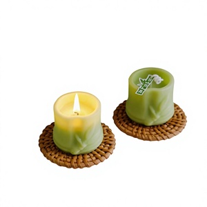 Bougie artistique en verre, cire de soja, faite à la main, moderne, sans gouttes, décoration d'intérieur, style coupé, design multicolore aux fruits - Product Image 1