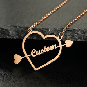 Ожерелья для пар из нержавеющей стали Qiuhan с гравировкой «Лук и стрела Купидона», с именной табличкой, подарок для влюбленных - Product Image 2