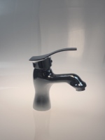 Robinet de lavabo monocommande moderne en gros, avec valve en céramique, finition chromée, en zinc, installation sur comptoir, best-seller, mitigeur de salle de bain