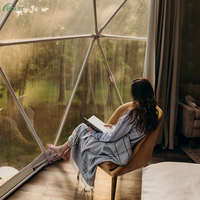 Tente dôme géodésique de glamping de luxe moderne - Toutes saisons, imperméable, résistante à la neige, triple couche, pour les stations balnéaires
