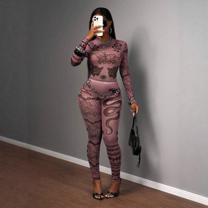 Nuovo Completo Casual <span class=keywords><strong>da</strong></span> <span class=keywords><strong>Donna</strong></span> in Due Pezzi, Top a Righe <span class=keywords><strong>Sexy</strong></span> e Pantaloni Aderenti, Set Autunno Primavera per <span class=keywords><strong>Abbigliamento</strong></span> Femminile - Product Image 2