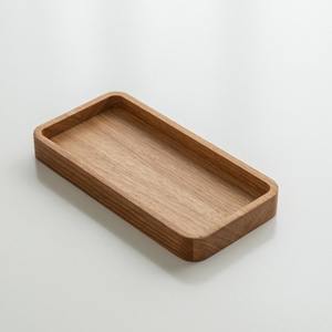 Bandeja de Madera Premium con Tallados de Estilo Vintage y Construcción de Madera Duradera, Perfecta para Servir y Decorar - Product Image 1