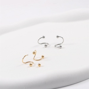 ต่างหูแฟชั่นสแตนเลสสตีลประดับเพชรซิร์คอนชุบทอง 18k รูปทรงเกลียว - Product Image 6