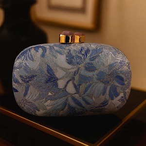 Pochette de soirée élégante et moderne en polyester à motif apparent avec chaîne, sac bandoulière pour femme, idéal pour banquets et dîners, fermeture magnétique - Product Image 4