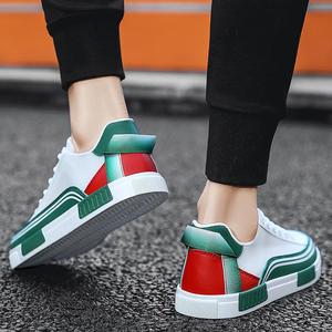 รองเท้าผ้าใบสไตล์นักศึกษาแบบผูกเชือกสำหรับผู้ชาย ไซส์ใหญ่ หัวมน สีสันตัดกัน ระบายอากาศได้ดี รองเท้าลำลอง - Product Image 3