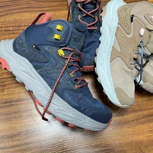 Fashionable high-top sports <b>shoes</b> with odor-resistant, breathable soles and shock-absorbing design. Perfect for summer. - Product Image 6