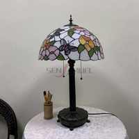 Vente en gros directe de lampes de table en verre artistique peint à la main, style abat-jour en verre coloré motif rose et papillon