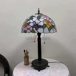 Vente en gros sur mesure de verre coloré style <span class=keywords><strong>Tiffany</strong></span> abat-jour en verre <span class=keywords><strong>papillon</strong></span> rose peint à la main <span class=keywords><strong>lampe</strong></span> de table en verre d'art - Product Image 4