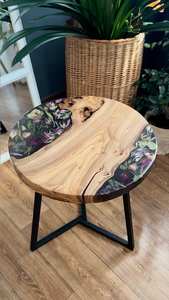 <span class=keywords><strong>Table</strong></span> <span class=keywords><strong>en</strong></span> résine et <span class=keywords><strong>bois</strong></span> artisanales avec incrustation florale <span class=keywords><strong>Table</strong></span> d'art unique <span class=keywords><strong>en</strong></span> résine époxy - Product Image 3