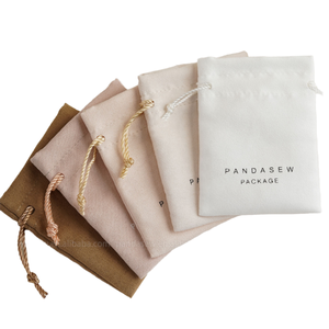Pochette à bijoux classique en velours avec cordon de serrage, sacs de rangement légers et lavables pour boucles d'oreilles et colliers - Bijoux élégants - Product Image 1