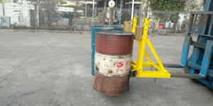 La carretilla elevadora de la abrazadera de archivos adjuntos para bidones de <span class=keywords><strong>55</strong></span> galones - Product Image 3