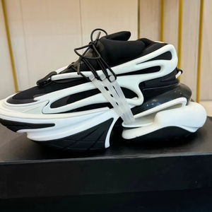 Chaussures de sport de luxe de créateur - sur mesure - tendance mode - chaussures décontractées à semelle épaisse - pour hommes et femmes - Product Image 2