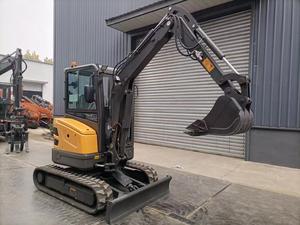 Miniexcavadora de 2.5, 2.7 y 3 Toneladas para Renovación de Terrenos Agrícolas, Motor Kubota, Cabina Confiable, Alta Eficiencia - Product Image 6