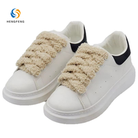 Usine directe 15mm lacets plats en peluche Noël coloré Ins élégant large Design Durable Polyester matériel moelleux Look flou