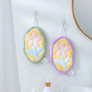 4 serviettes élégantes en polaire corail doux à motif floral, serviettes absorbantes avec boucle de suspension, cadeau d'anniversaire pour enfants - Product Image 6