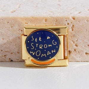 Pulsera de Acero Inoxidable con Dijes Italianos de Moda 2025, Lisa con Letras, Dorada - Product Image 2