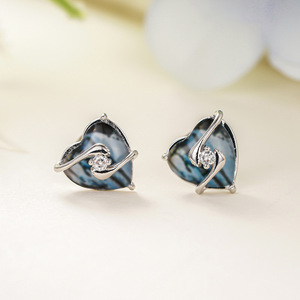 Orecchini a perno con motivo a inchiostro a forma di cuore per donna, accessori per le orecchie per l'ufficio e l'uso quotidiano - Product Image 4