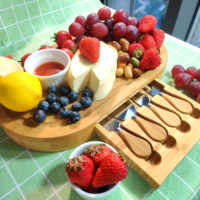 Plateau à fromage miniature en bambou personnalisable avec un ensemble de couverts 4 pièces, plateau en bois avec tiroir à couverts dissimulé pour fromage et pizza