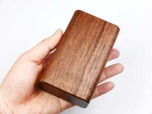 Boîte de rangement pour accessoires de fumage en bois pour adultes avec finition en bois naturel, couvercle sécurisé et intérieur organisé pour la maison ou les voyages - Product Image 4