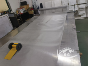 Écran filtrant simple tissé par <span class=keywords><strong>tension</strong></span> élevée carrée faite sur commande du SUS 304 grillage durable d'acier inoxydable d'anti corrosion avec la coupe - Product Image 3