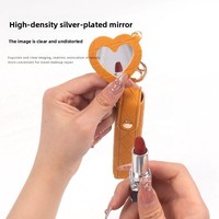 Nouveau design 2026 – Mini miroir cœur personnalisé en cuir PU, porte-clés et étui de rangement pour brillant à lèvres, idéal pour femme, cadeau promotionnel en gros