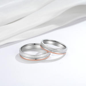 Anello di Coppia in Acciaio Inossidabile Bicolore con Diamante CZ Opaco, Fede Nuziale per Lui e Lei - Product Image 5