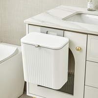 Poubelle en plastique suspendue au mur 8L Poubelle de recyclage à toit ouvert Poubelles de cuisine portables pour poubelles fournies par la Chine
