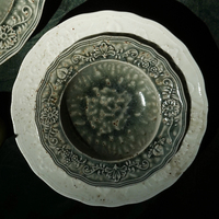 Vente en gros directe d'usine, assiettes à dessert en porcelaine à fleurs embossées de style nordique vintage, assiettes à dîner en céramique pour restaurant