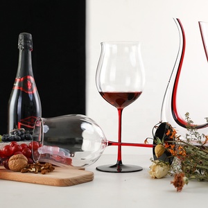 Chic a righe verticali tulipano <span class=keywords><strong>rosso</strong></span> bordeaux calici da <span class=keywords><strong>vino</strong></span> con palloncino di cristallo - Product Image 4