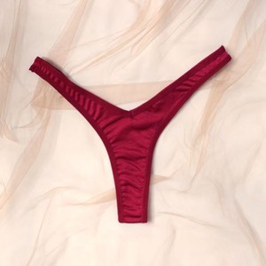 String sexy pour femmes de style européen et américain, culotte en coton respirante sexy sans couture de couleur unie à taille basse en forme de Y - Product Image 3