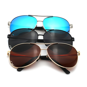 2024 usine Designer métal lunettes de soleil mode lunettes de soleil polarisées logo personnalisé imprimé lentilles lunettes de soleil pour hommes - Product Image 2