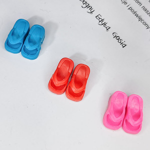 Chaussures de poupée miniatures en gros, <span class=keywords><strong>mini</strong></span> tongs pour poupées de 30 cm, pantoufles en plastique pour poupées, accessoires de déguisement - Product Image 2