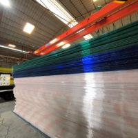 Serre à panneaux en polycarbonate de 4 à 10mm d'épaisseur. Produits en feuille de plastique découpés, emballés, polis et pliés en polycarbonate.